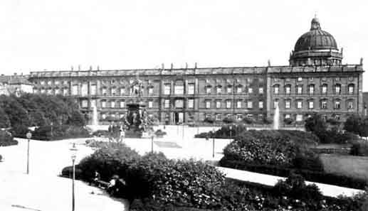 THE ROYAL PALACE AND LUSTGARTEN, BERLIN