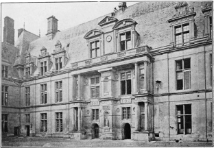 CHATEAU OF ECOUEN (SEINE ET OISE), FRANCE, COURTYARD.